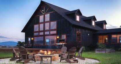 Tetonia Lodge | Postcard views, fireplace, bunk room and big kitchen