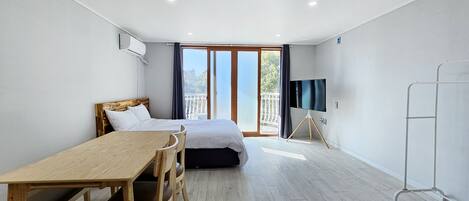 Room (40m²) | Free WiFi