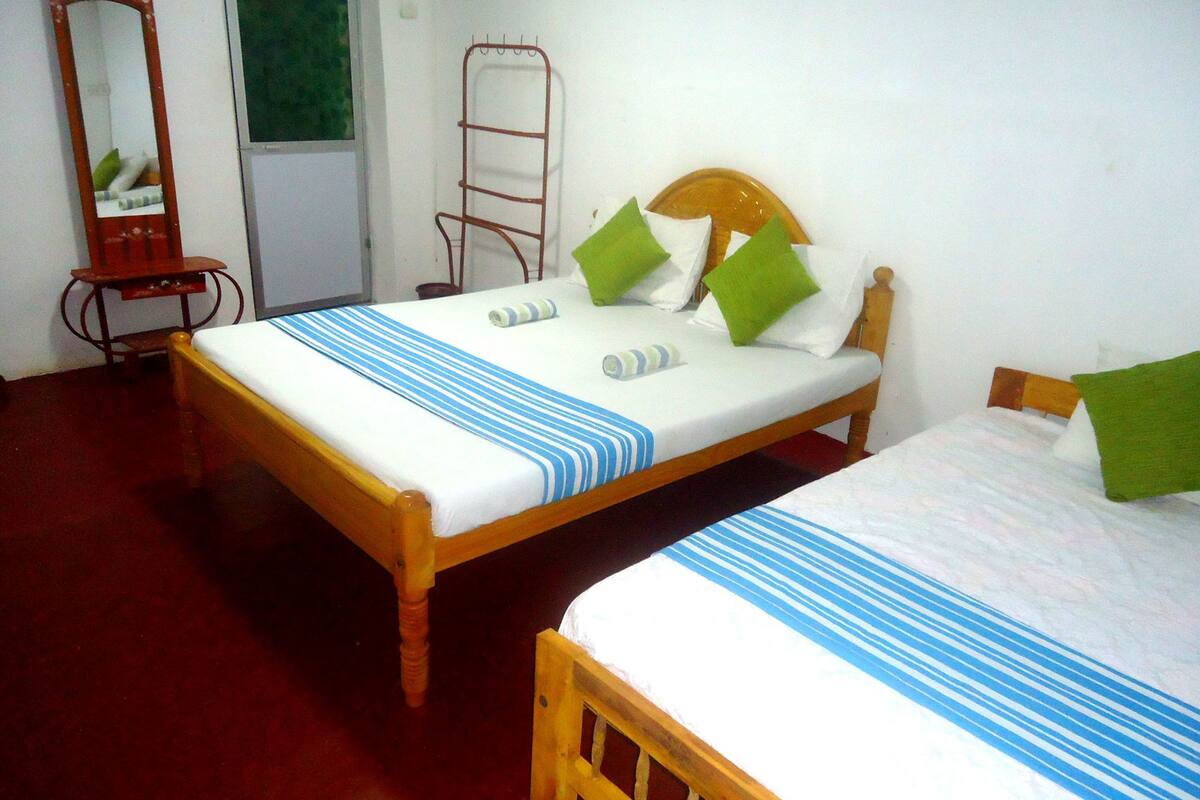 Standard Triple Room, Multiple Beds, Non Smoking | Premium bedding, soundproofing, iron/ironing board (on request)