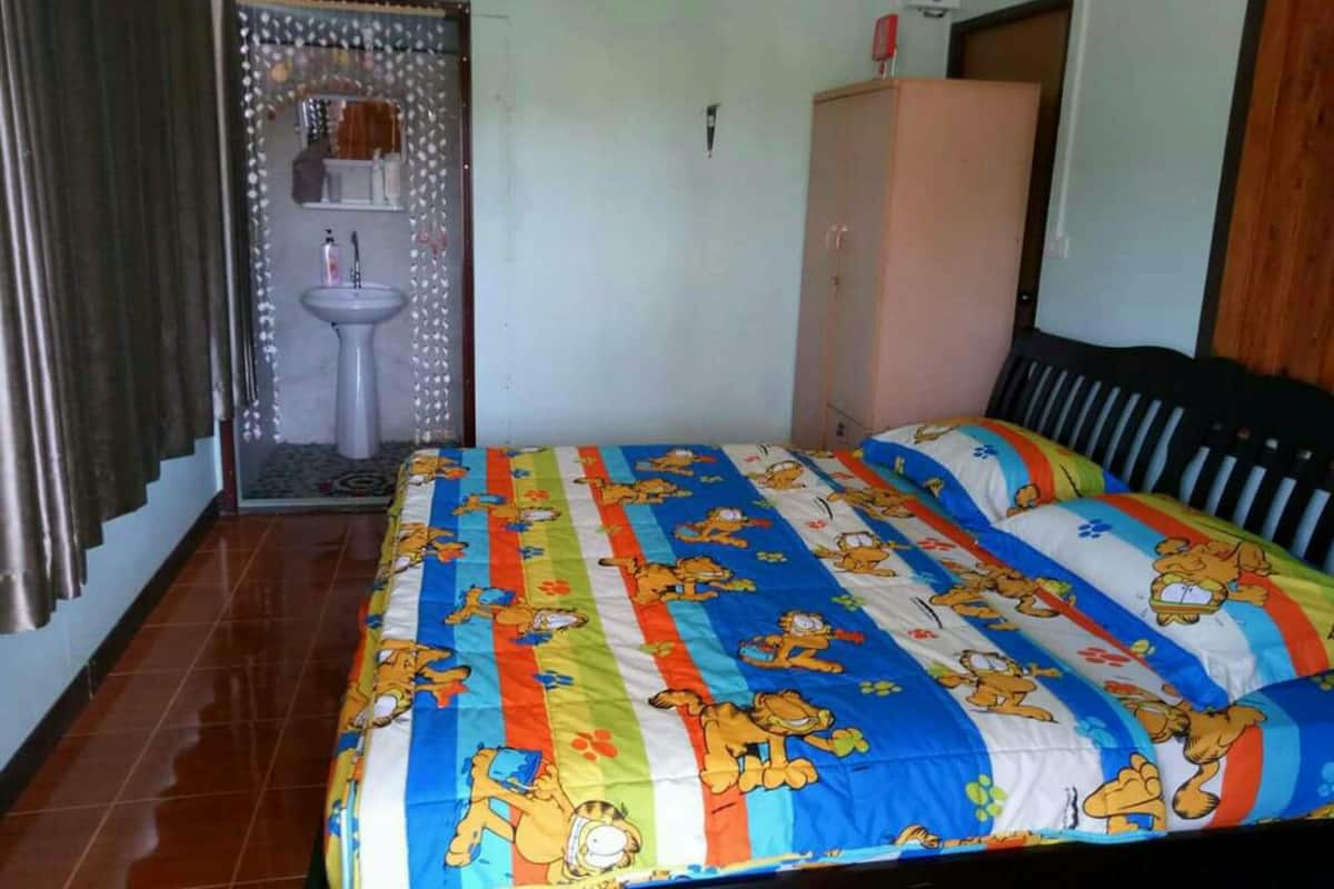 Economy Double Room with Fan | Accès au Wi-Fi (inclus)