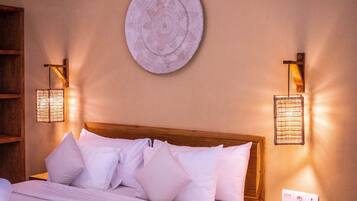 Deluxe Room | In-room safe, blackout drapes, soundproofing, rollaway beds