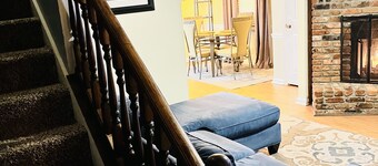 LAVISH CONDO-BIG HOUSE MUSEUM, IDLE HR GOLF, WESLEYAN COLLEGE, MERCER UNIVERSITY