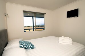Comfort Cabin, 1 Queen Bed, Sea View | 1 bedroom, Egyptian cotton sheets, premium bedding, down duvets