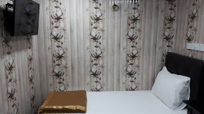 Double Room | Free WiFi, bed sheets - Ark Hotel Melawati (Taman Melawati)