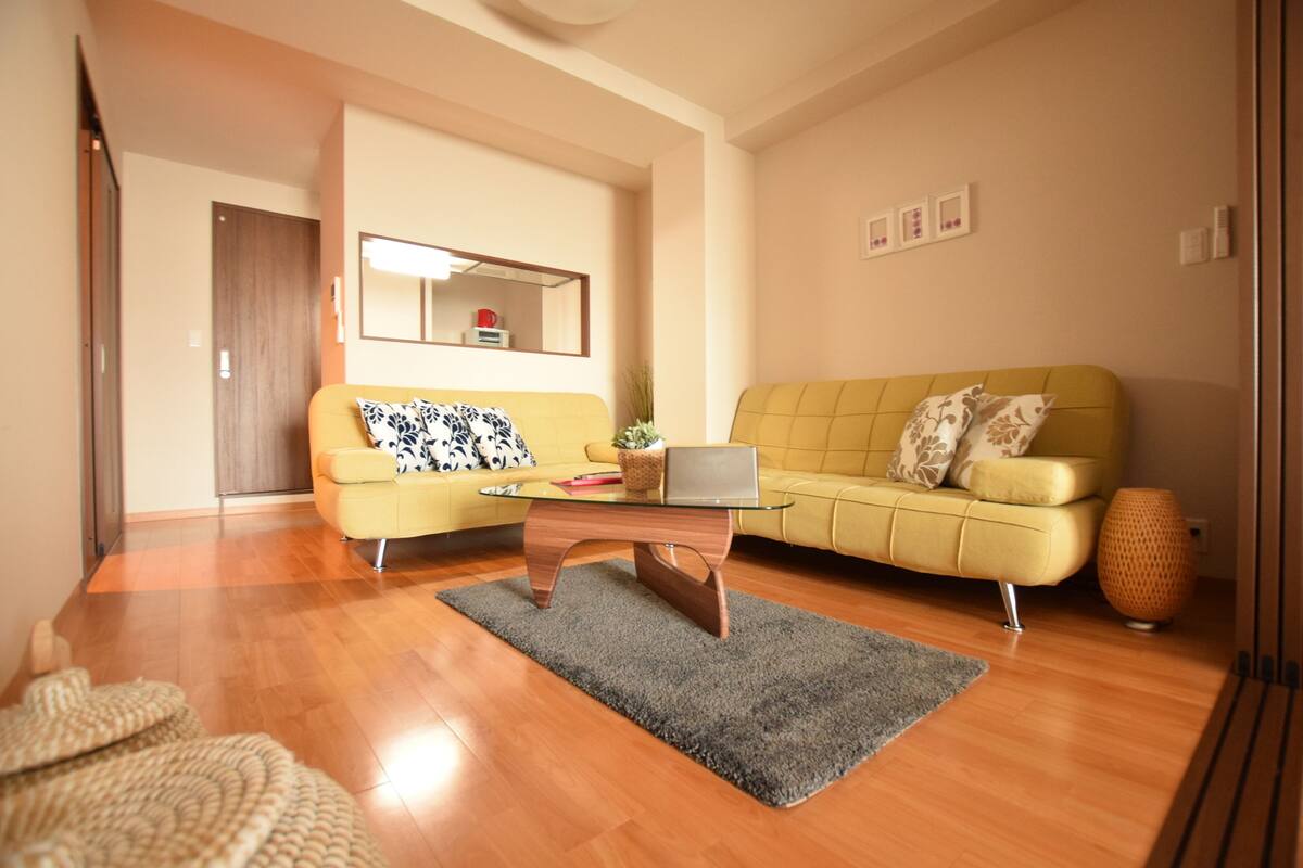 Apartment, 1 Bedroom ( 502 ) | Living area | Flat-screen TV