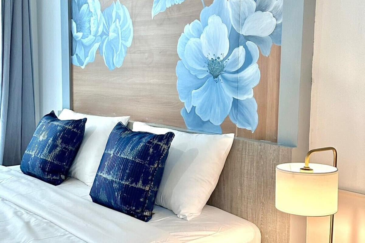 deluxe double room | in-room safe, blackout curtains, free wifi