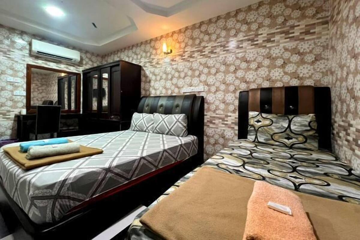 Free WiFi, bed sheets