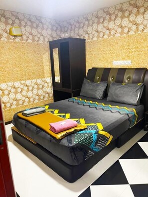 Double Room | Free WiFi, bed sheets