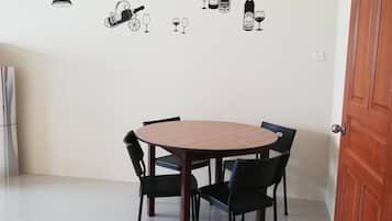 Family House | In-room dining