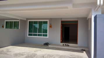 Pintu masuk hartanah