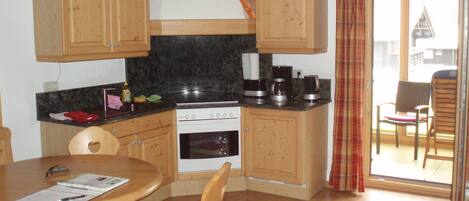 Réfrigérateur, four, plaque de cuisson, lave-vaisselle