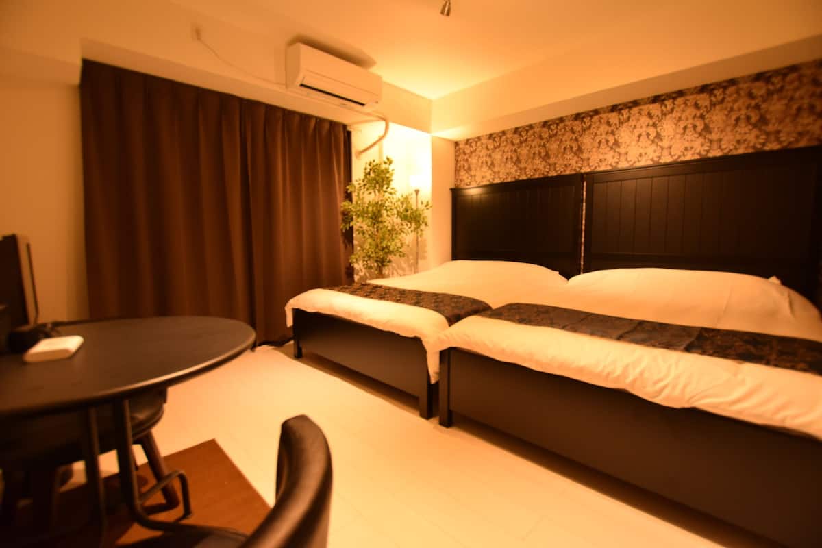 Blackout curtains, free WiFi