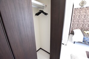 Apartment ( 202 ) | Blackout curtains, free WiFi - MT House Bentencho (Osaka)