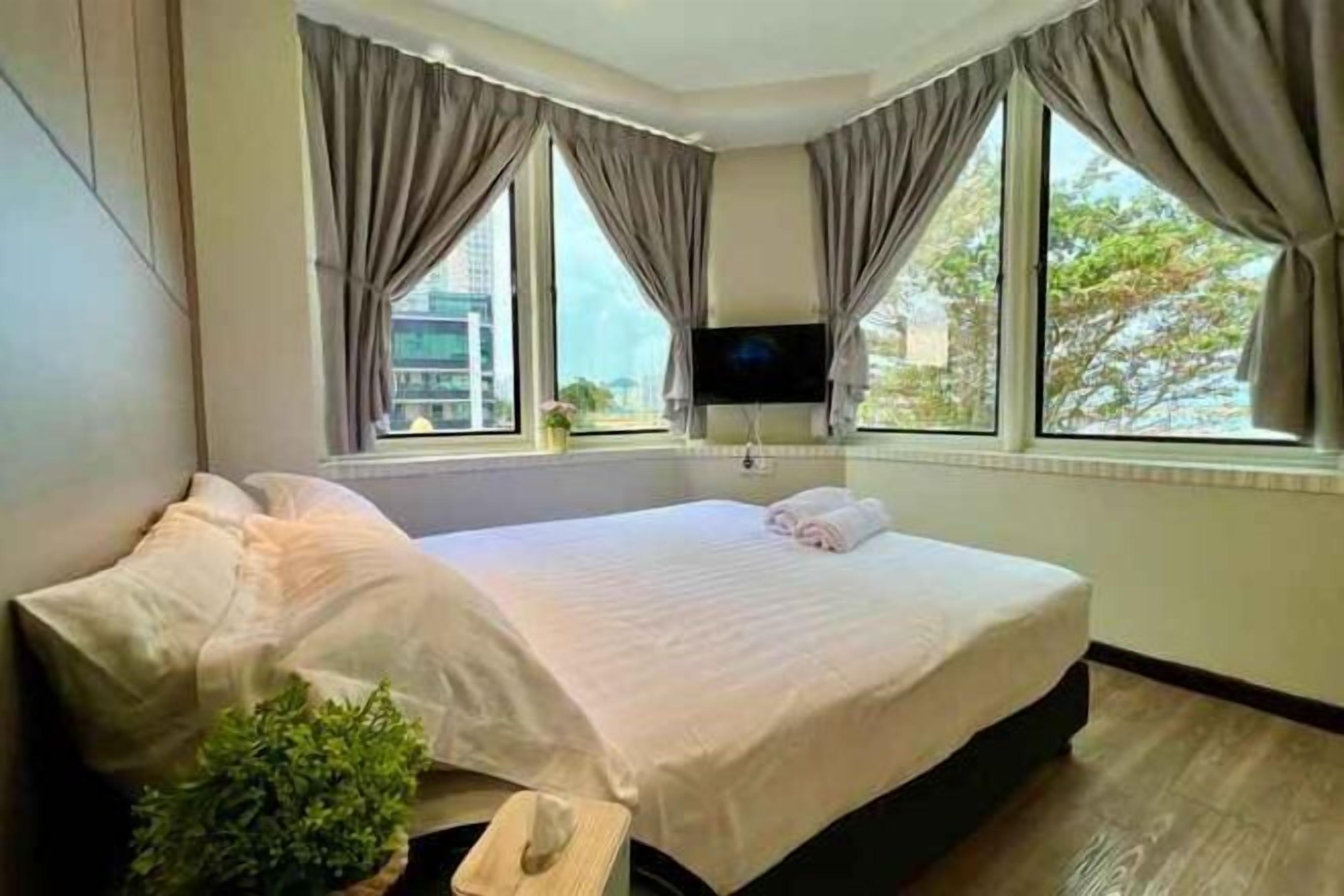 Schreibtisch, Verdunkelungsvorhänge, kostenloses WLAN, Bettwäsche