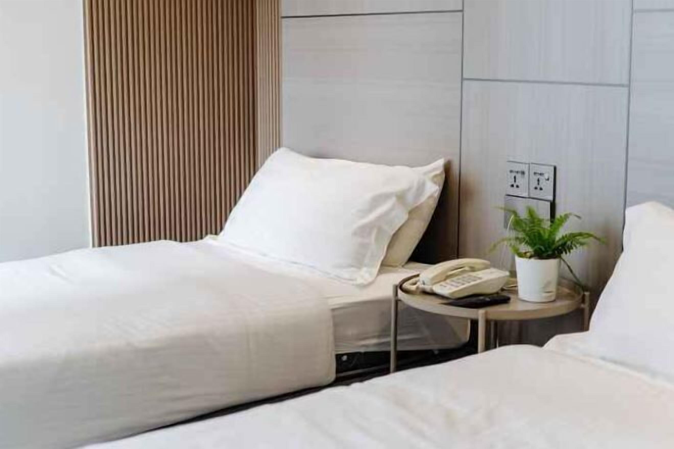 Schreibtisch, Verdunkelungsvorhänge, kostenloses WLAN, Bettwäsche