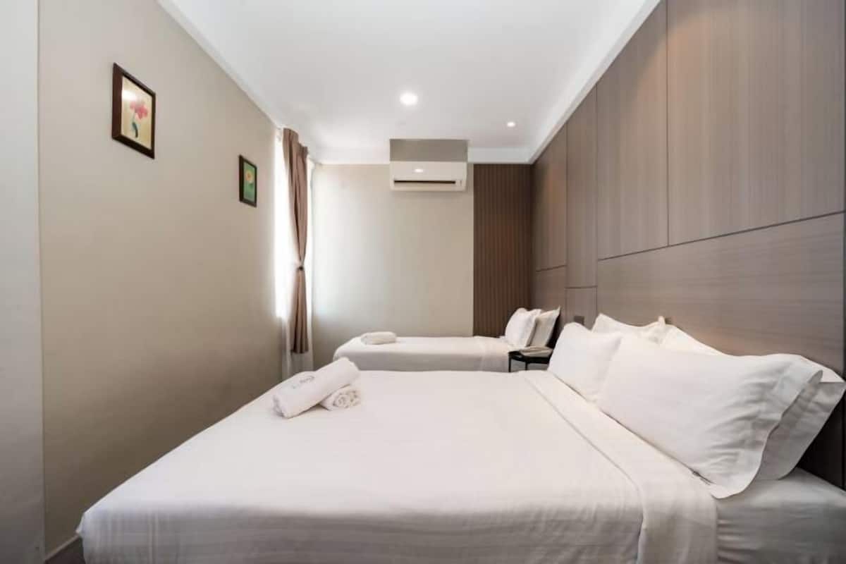 Bureau, rideaux occultants, Wi-Fi gratuit, draps fournis