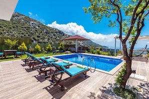 Sun deck