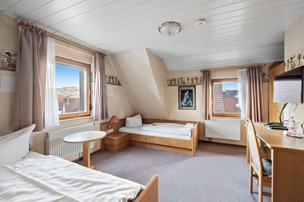 Standardzimmer Gästehaus Else - DZ-Schlafzimmer