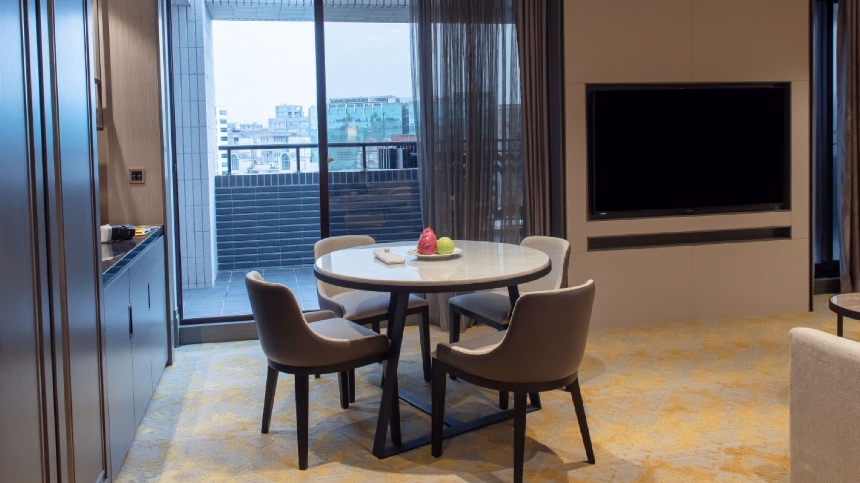 premier studio suite, 1 king bed, non smoking | view from room