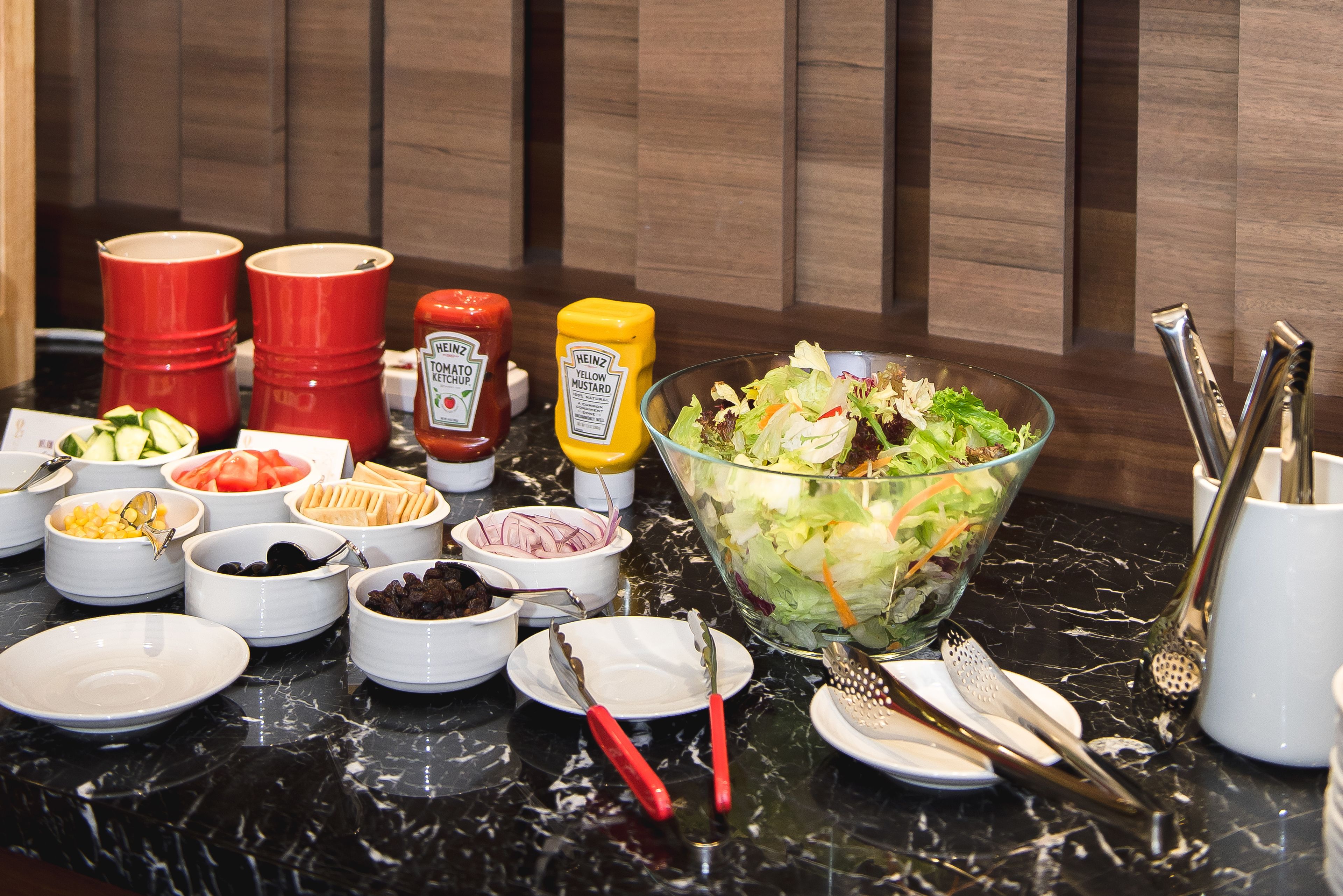 daily full breakfast (twd 605 per person)