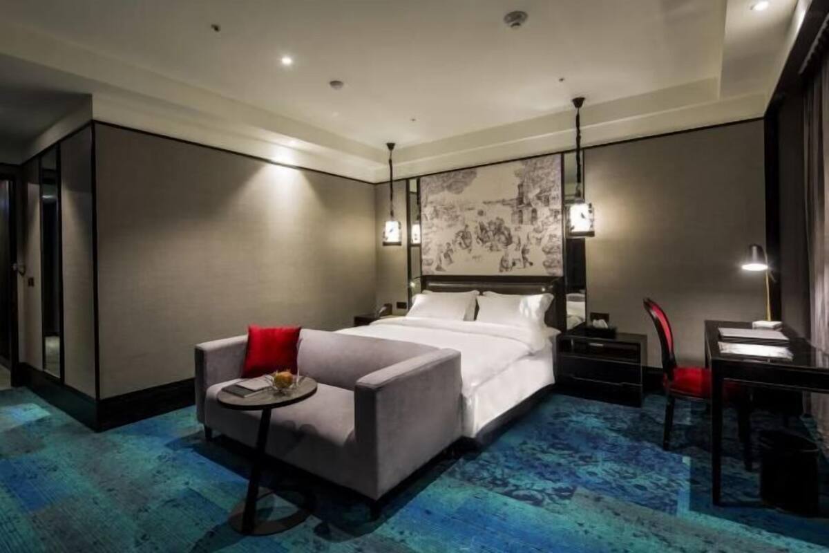 In-room safe, blackout drapes, free WiFi, bed sheets