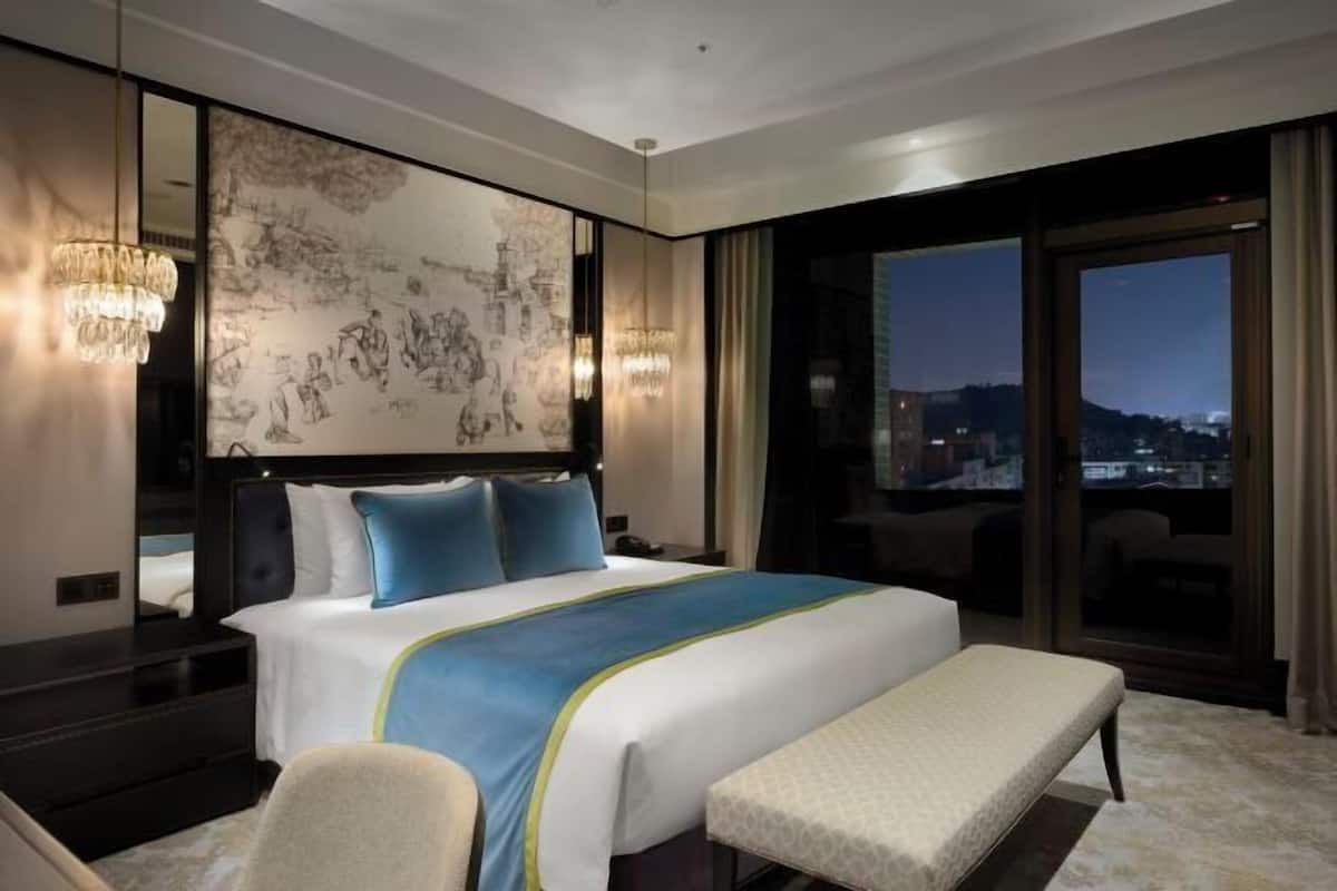 In-room safe, blackout drapes, free WiFi, bed sheets