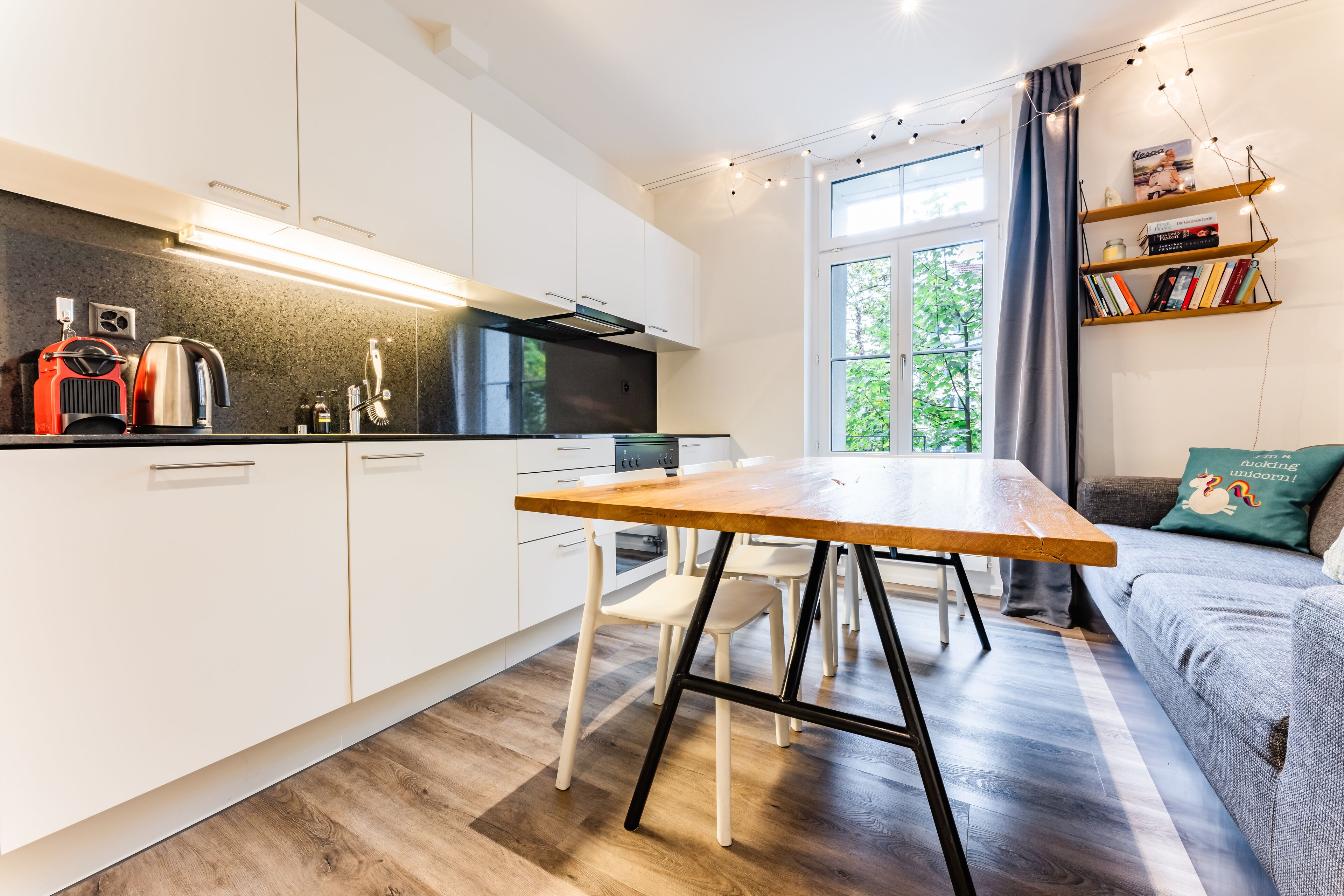 3BR Ground Floor | Cocina privada | Artículos de limpieza 