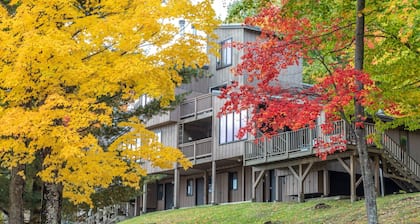 Sugarbush North Lynx Condo in Exceptional Location on Shuttle to Resort