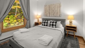 3 habitaciones, tabla de planchar con plancha y cuna de viaje