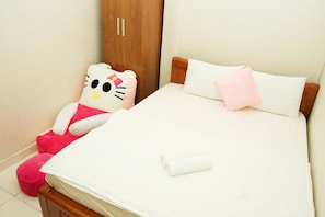 Minibar, desk, iron/ironing board, free WiFi - Trinh Ngoc Hotel (Ho Chi Minh City)
