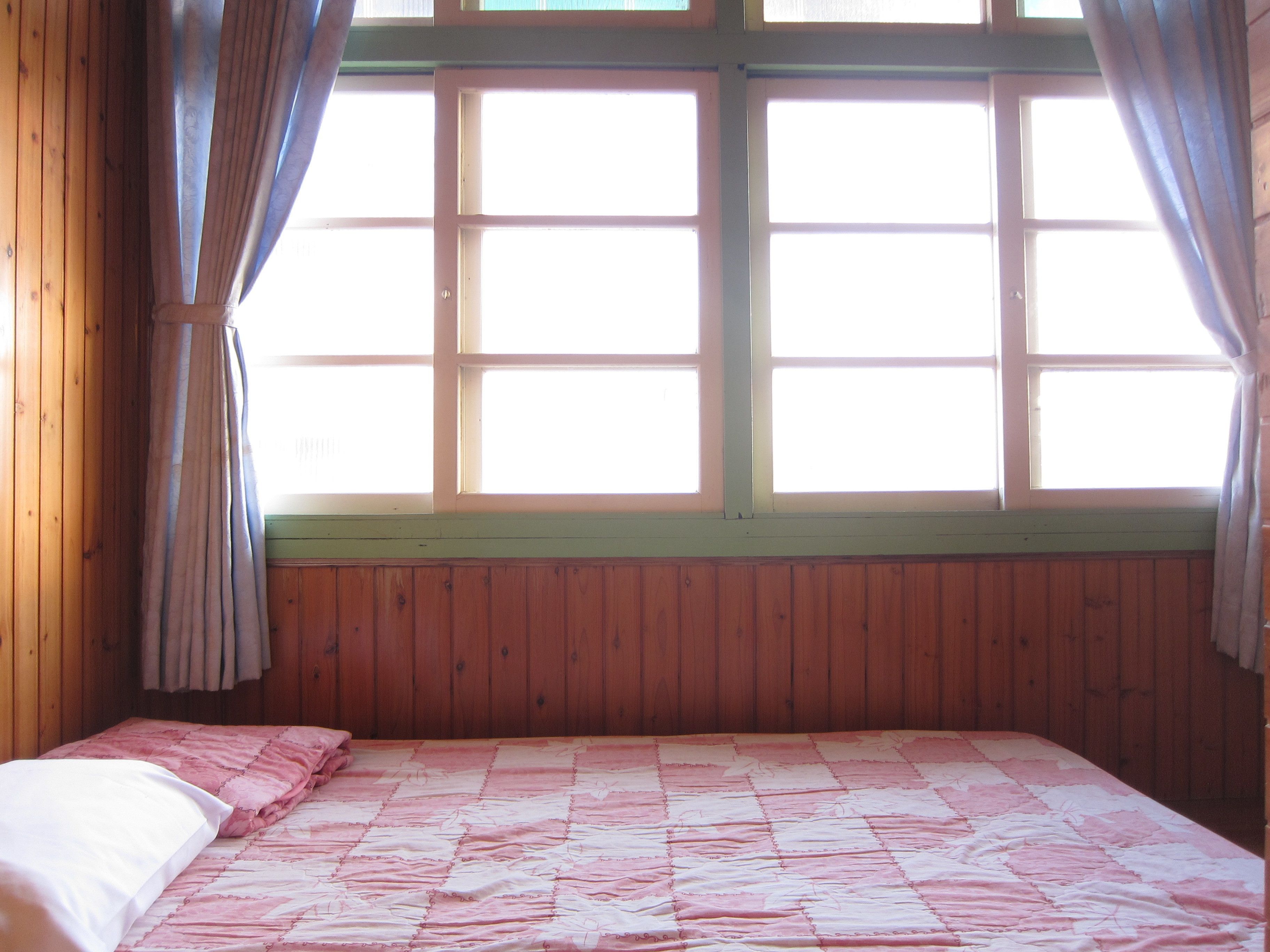 Standard Triple Room | Desk, blackout curtains, free WiFi, bed sheets