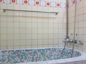 Chambre Triple Standard | Salle de bain