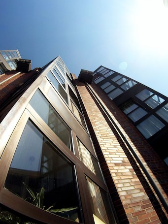 Exterior. Hotel Victoria