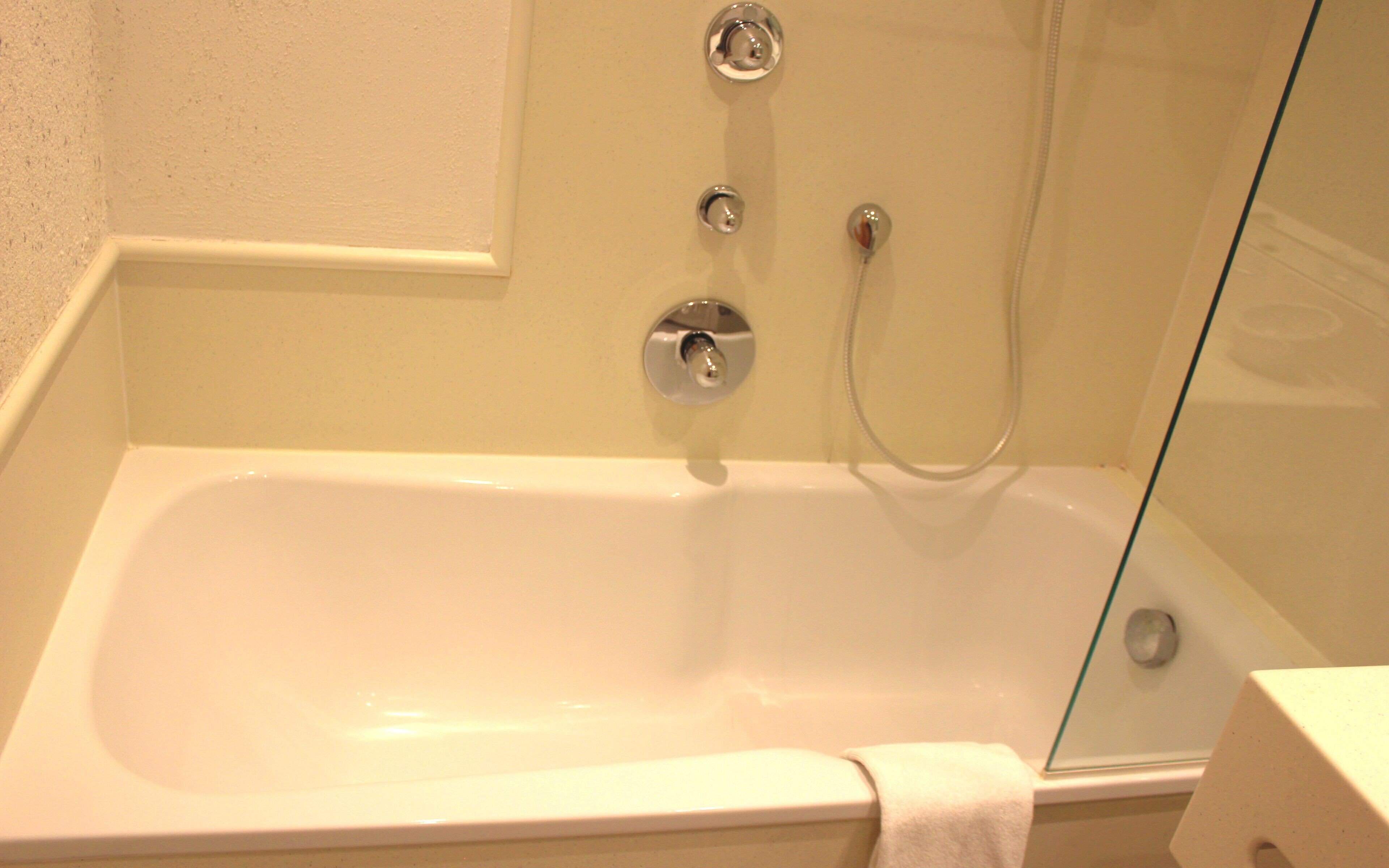 comfort double room | bathroom | deep-soaking bathtub, hair dryer, towels