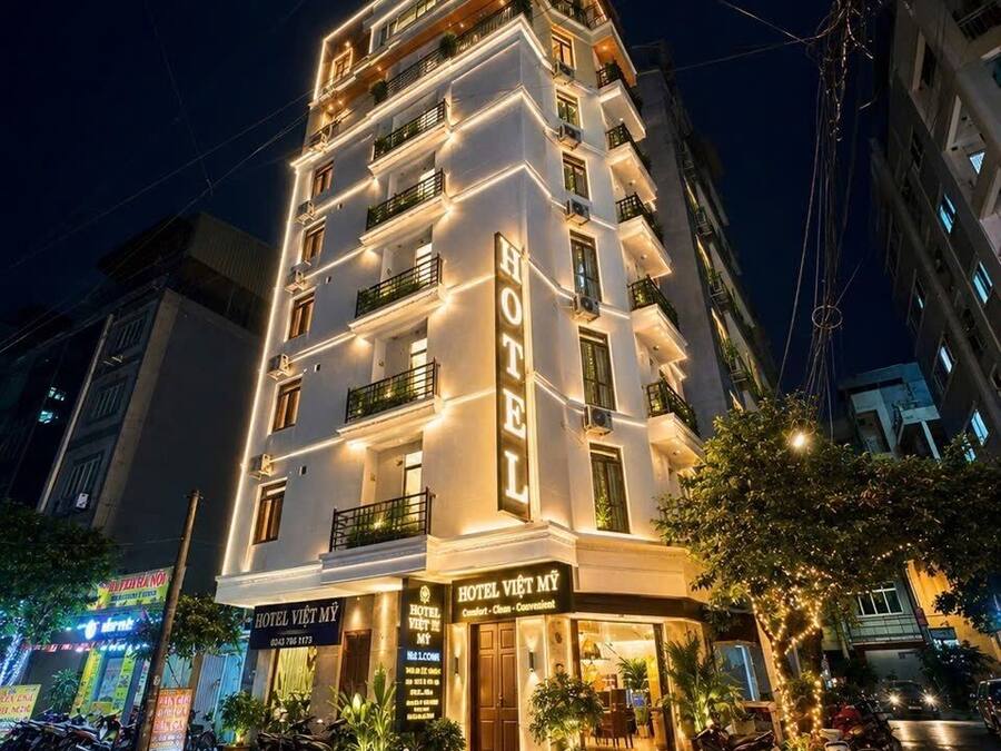 Minibar, desk, soundproofing, WiFi (free)