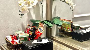 Minibar, desk, free WiFi