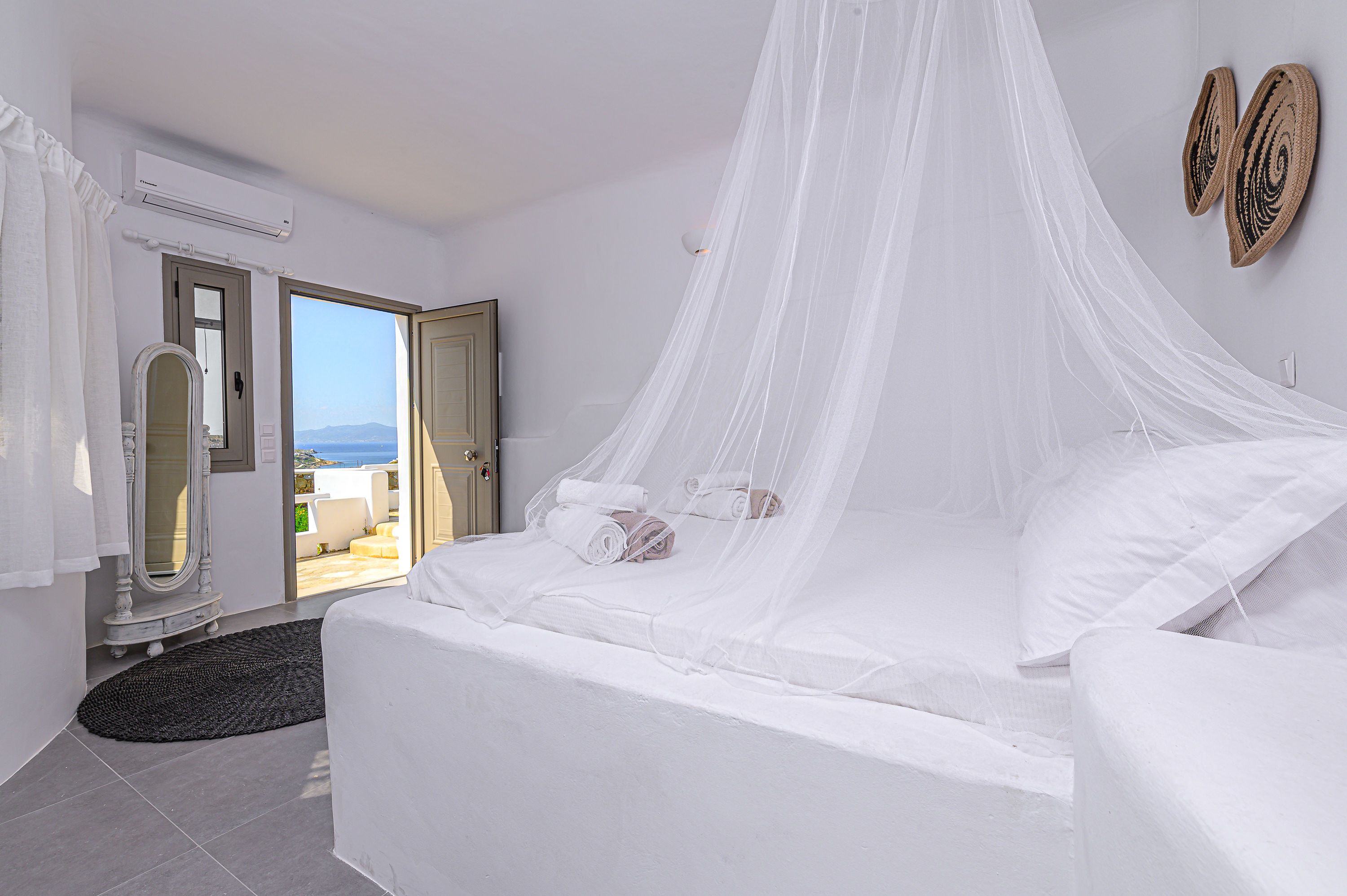Premium-Villa, 6 Schlafzimmer, eigener Pool (Polymnia) | Bettwäsche aus ägyptischer Baumwolle, hochwertige Bettwaren