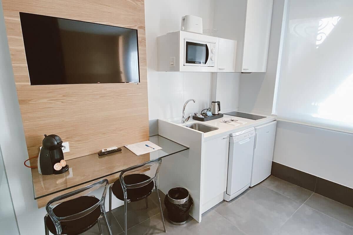 standard suite, 1 double bed | private kitchen | espresso maker, coffee/tea maker, electric kettle