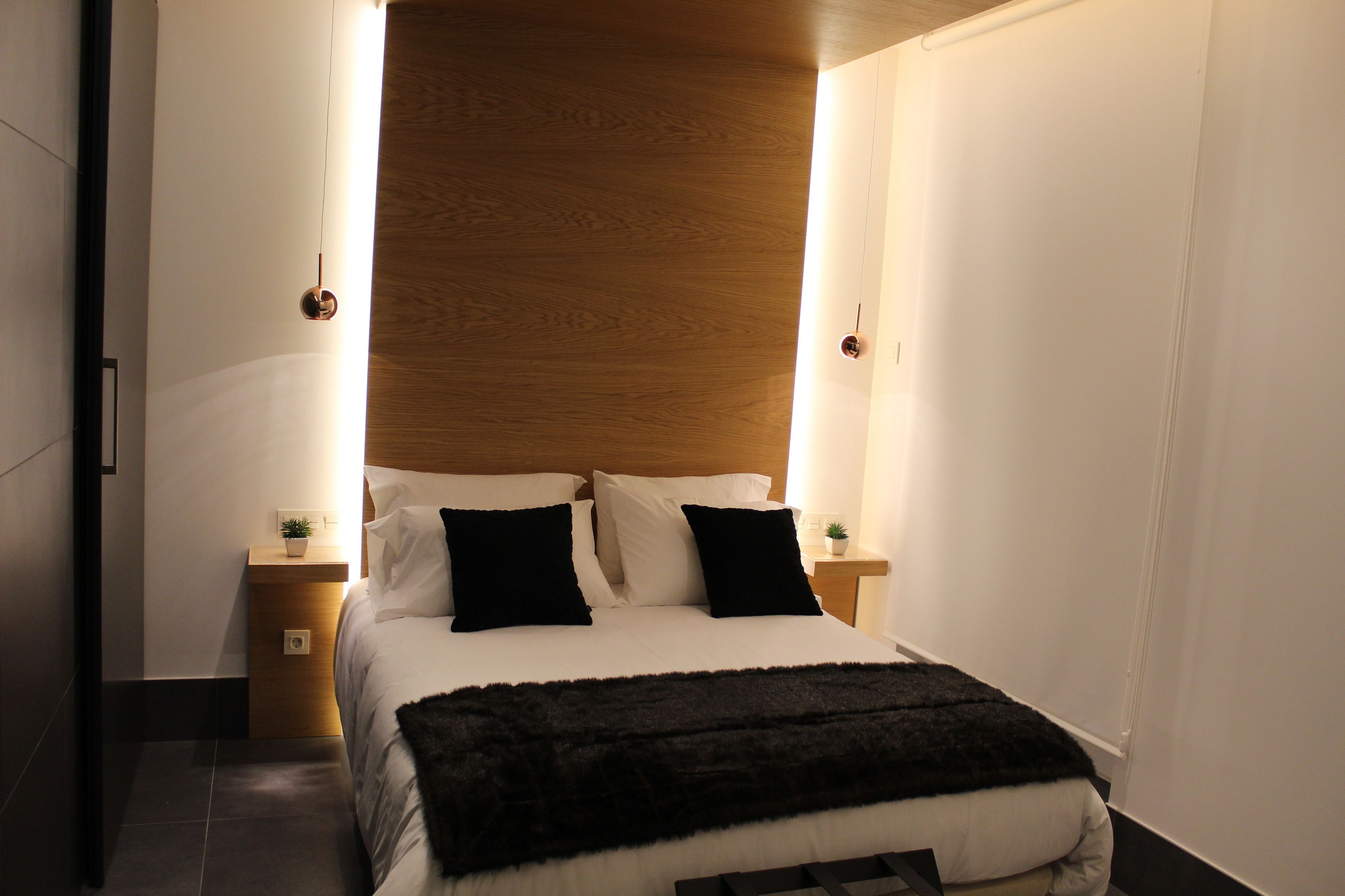 standard suite, 1 double bed | premium bedding, down duvets, in-room safe, individually decorated