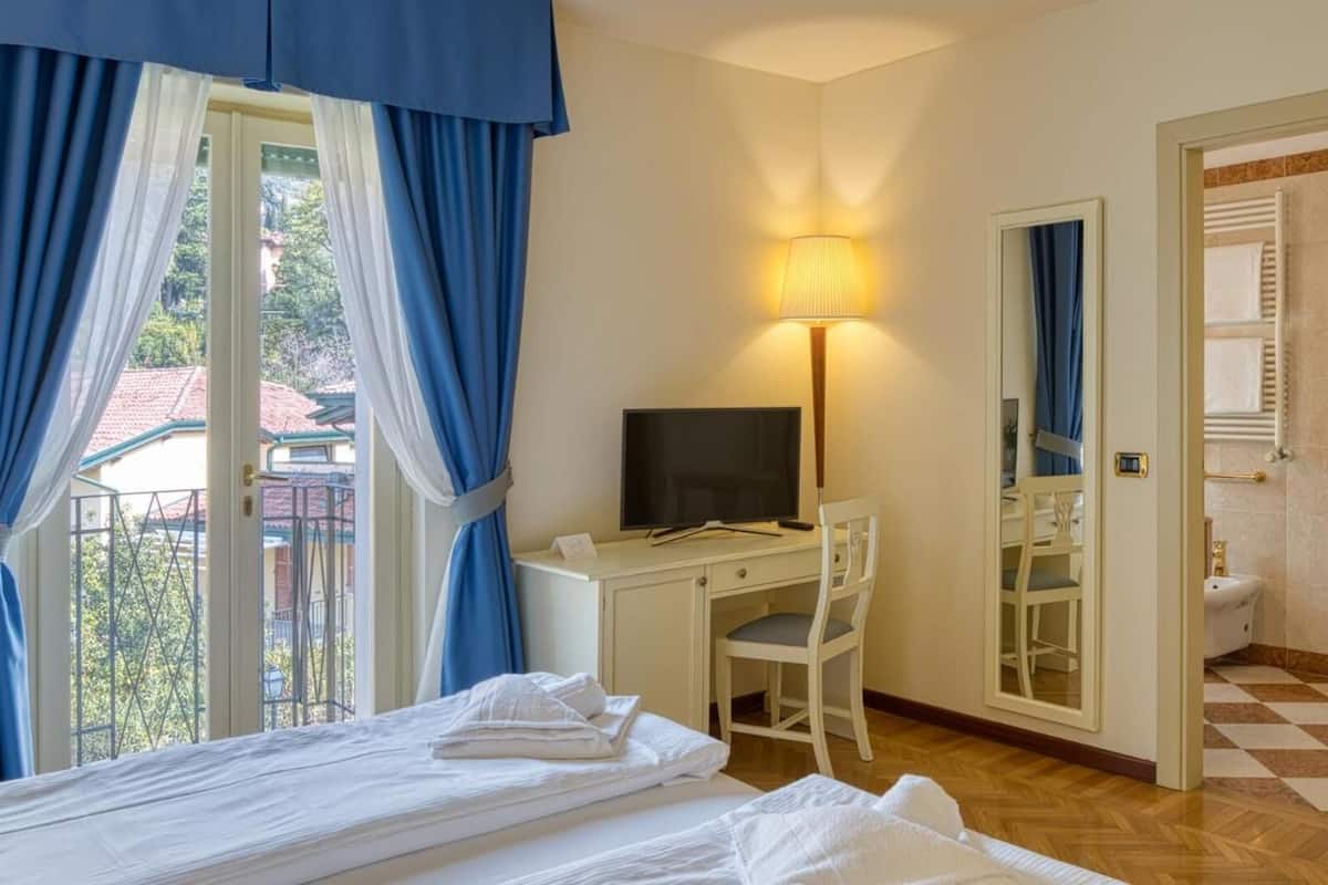 down duvets, minibar, in-room safe, desk