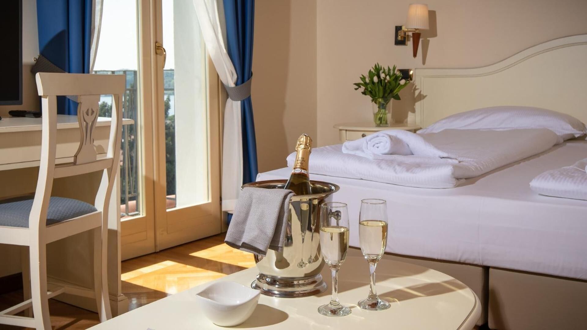 down duvets, minibar, in-room safe, desk