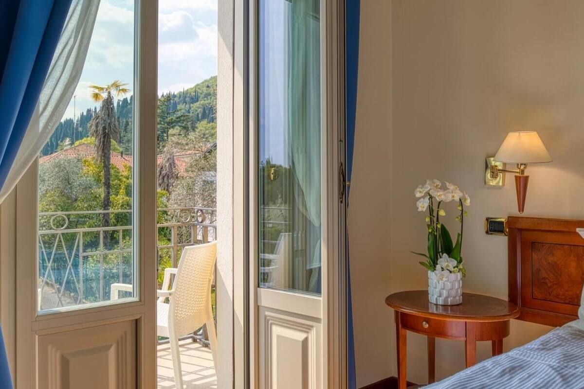 down duvets, minibar, in-room safe, desk