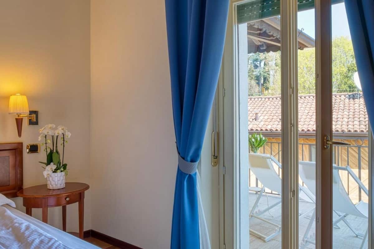 down duvets, minibar, in-room safe, desk