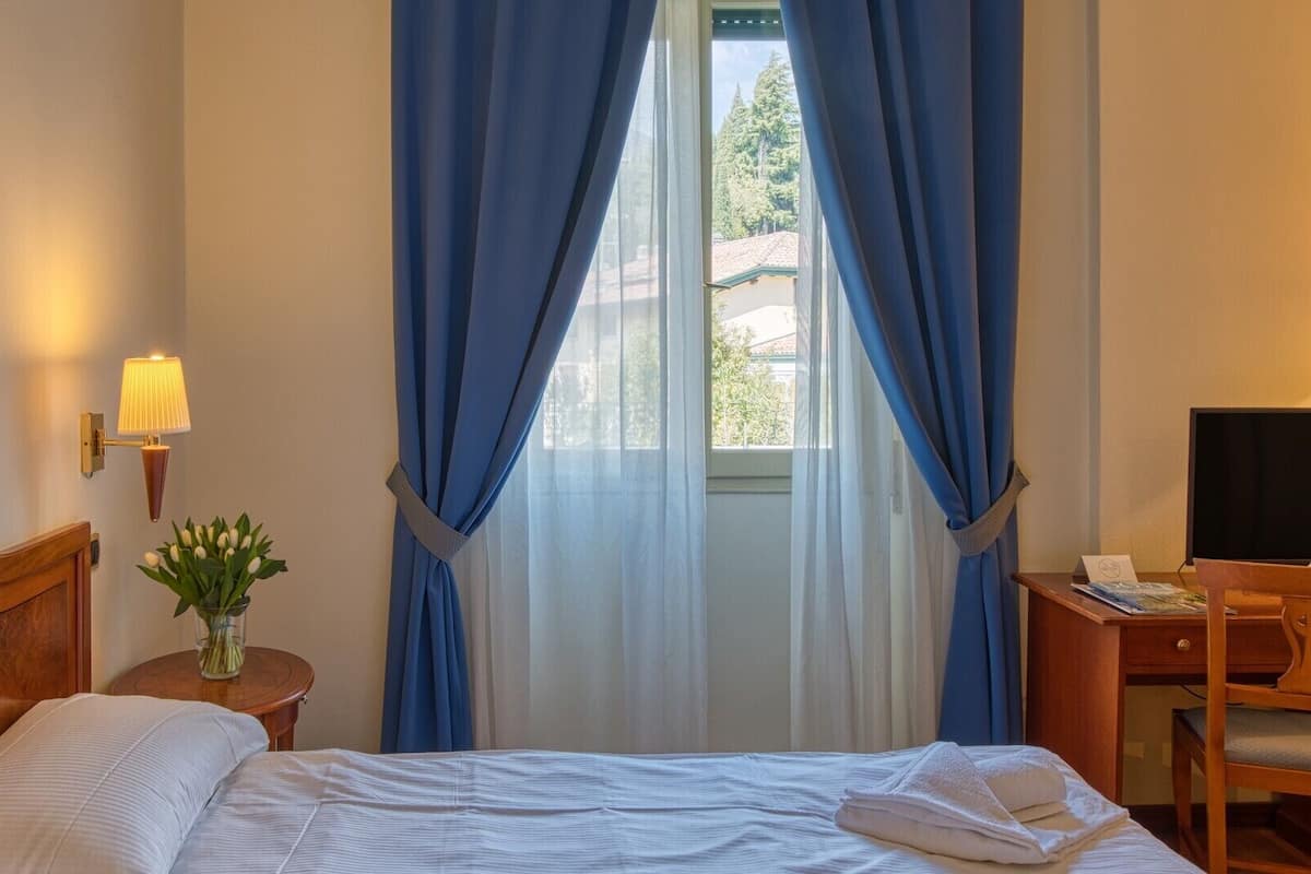 Basic Single Room | Down duvets, minibar, in-room safe, desk