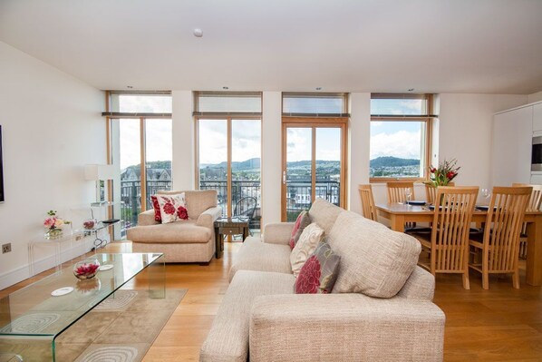 ทีวีจอแบน