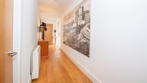 2 bedrooms, soundproofing, free WiFi - 301 Riverview Apartment (Inverness)