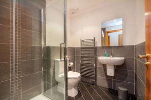 Bathtub besar dan pengering rambut