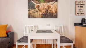 In-room dining - Blarmore Studio (Inverness)