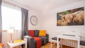 Flat-screen TV - Blarmore Studio (Inverness)