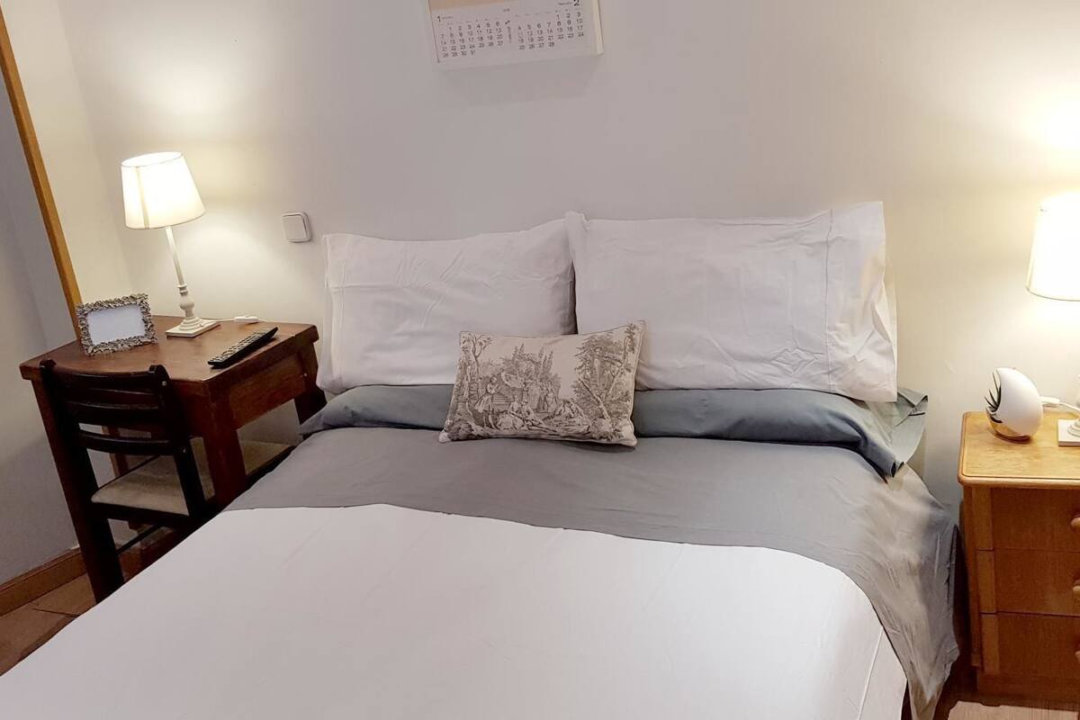 Desk, free WiFi, bed sheets